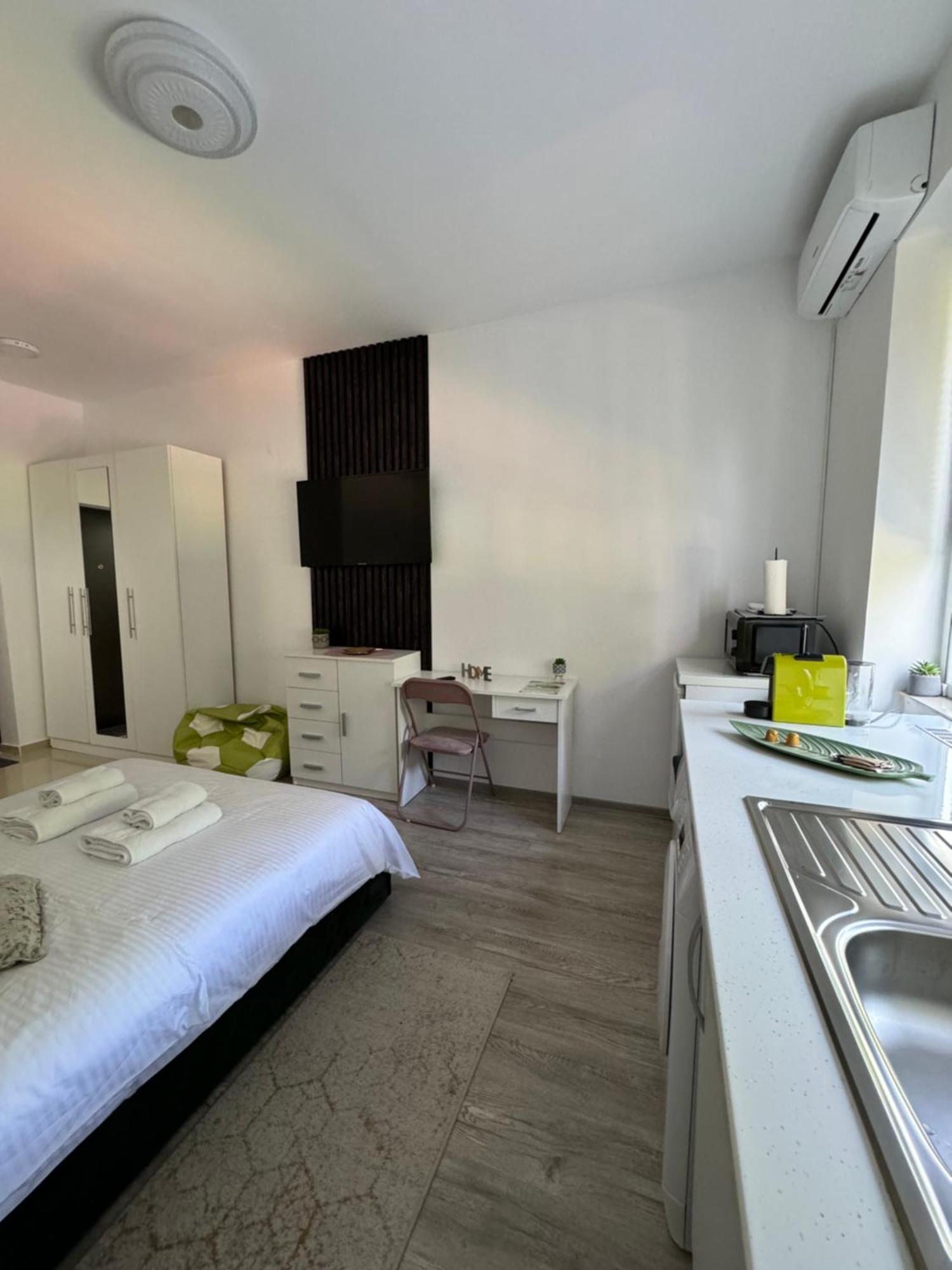 Vert Studio Onesti Ngoại thất bức ảnh